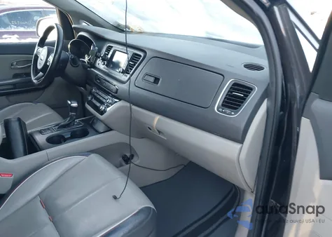 2018 Kia Sedona Lx z USA, uszkodzony, nr VIN KNDMB5C18J6389613